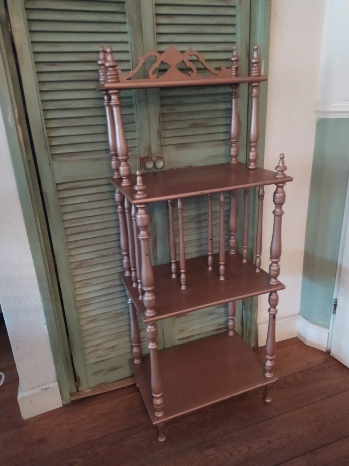 Decoratieve houten etagère/boekenrek, Antiek en Kunst, Ophalen