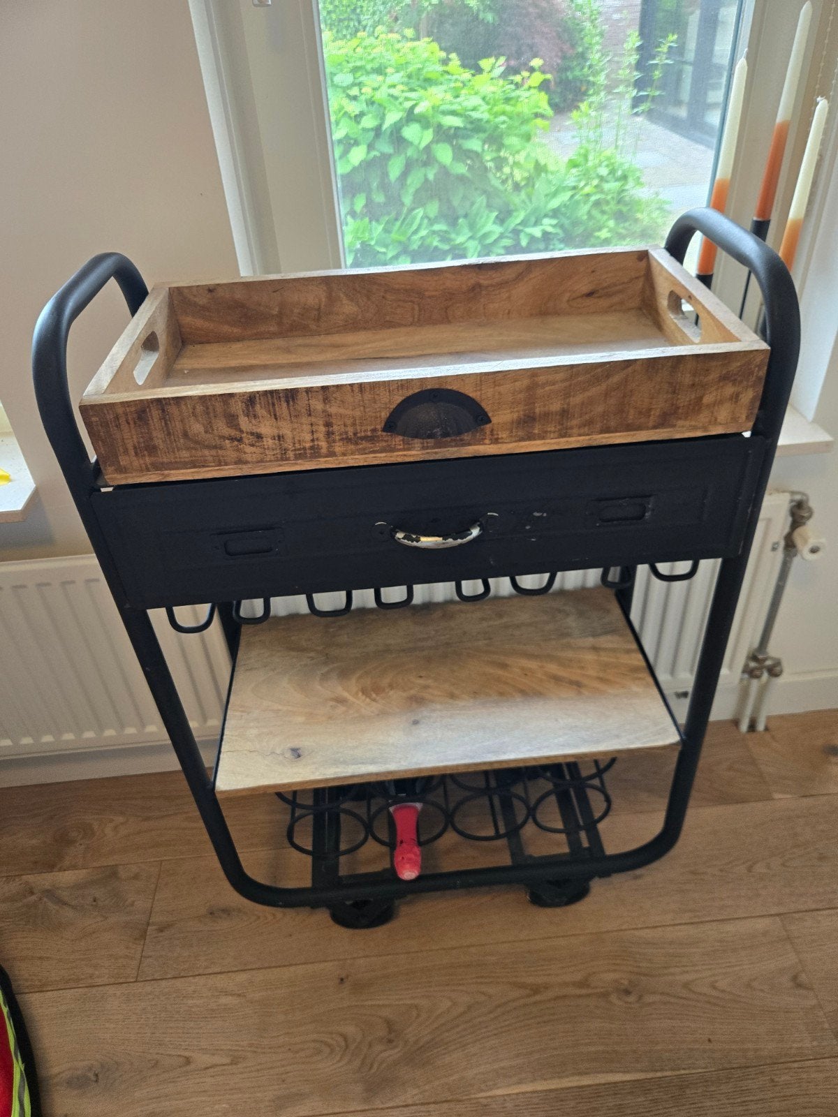 Wijnrek/drank trolley met lade en glashouders, Ophalen