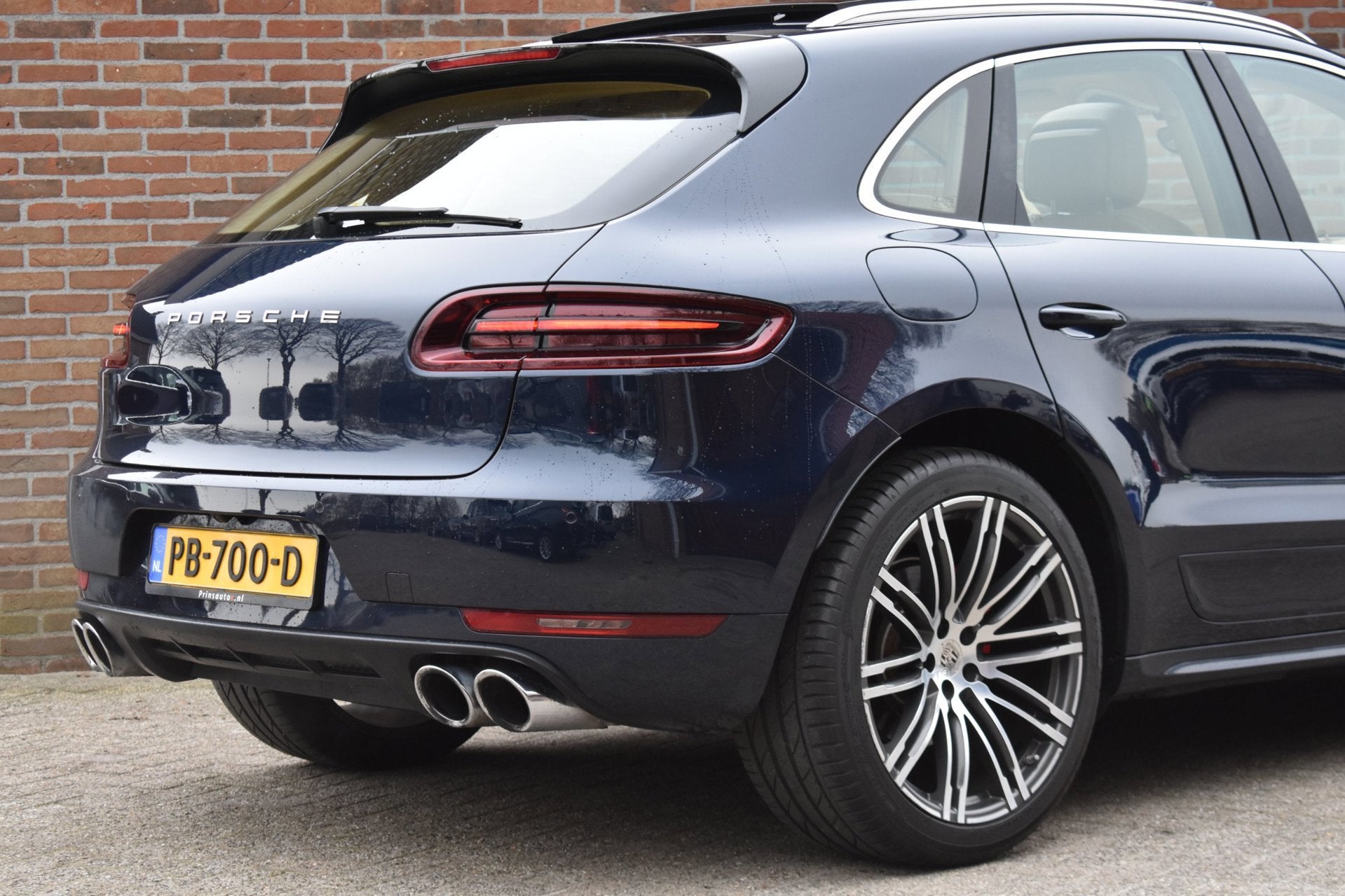 Foto 9 van Porsche Macan 3.0 GTS '17 Pano LED Leder Sport Chrono Navi C