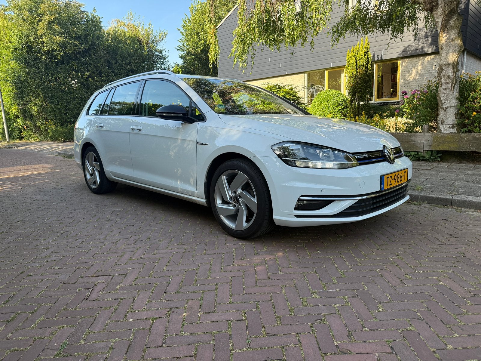 Volkswagen Golf Variant 1.5 TSI 130pk Bluemotion 2018 Wit, Voorwielaandrijving, 1498 cc, 680 kg, Navigatiesysteem