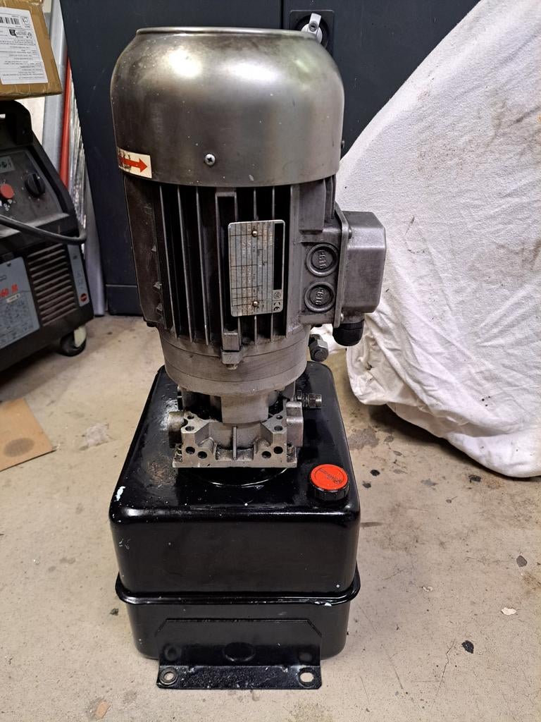 Hydraulische pomp 1.3kW, 13L tank, 250 bar, 24V ventielen, Doe-het-zelf en Verbouw, Gereedschap | Machine-onderdelen en Toebehoren