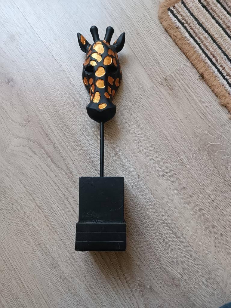 beeld masker giraffe hoofd op standaard zwart goud, Ophalen of Verzenden