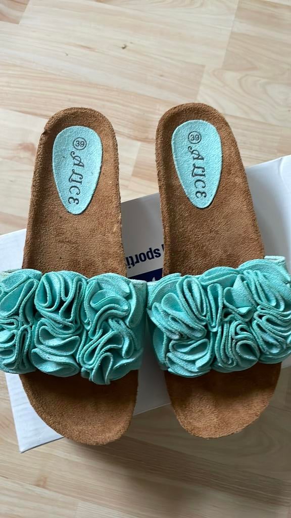Nieuw groene muiltjes maat 39, Kleding | Dames, Ophalen of Verzenden, Nieuw, Groen, Sandalen of Muiltjes