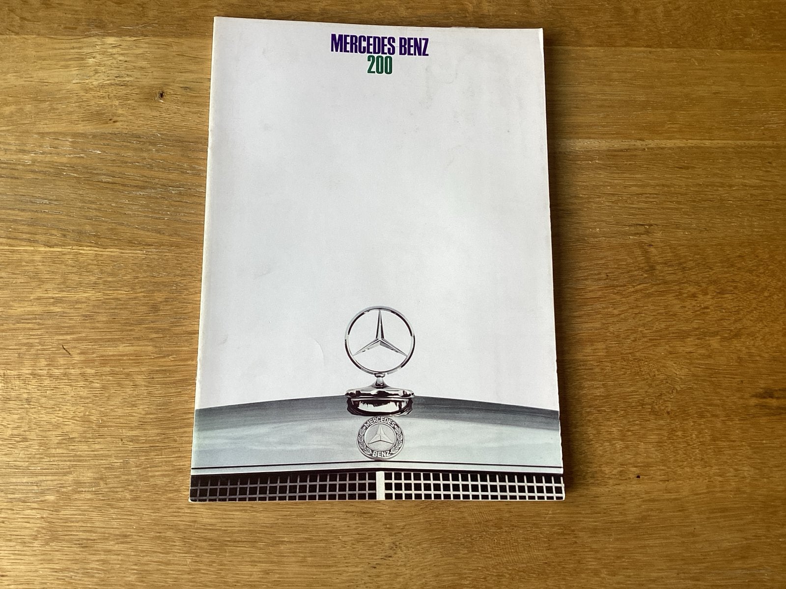 Mercedes-Benz 200 Brochure (Jaren '70), Ophalen of Verzenden, Gelezen, Mercedes