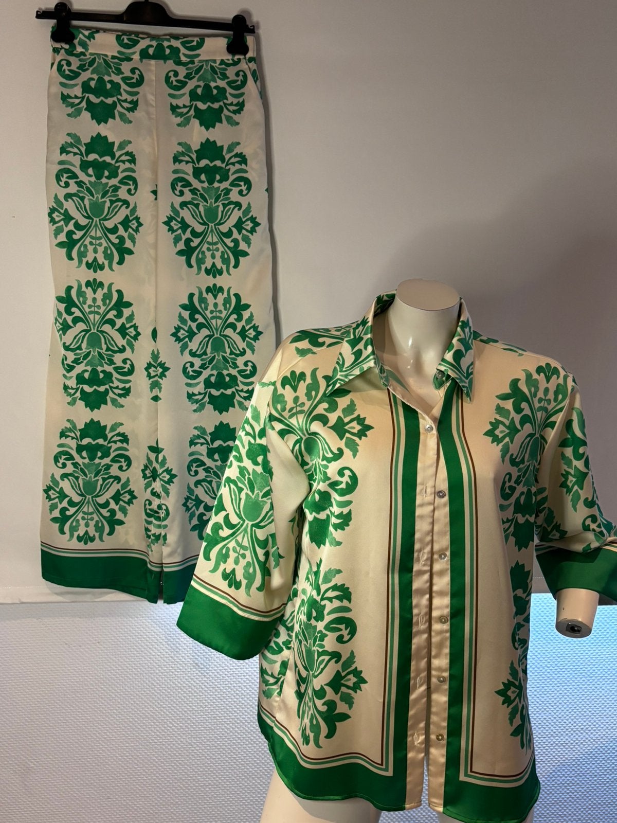 El corte ingles 2 delig broek met bijpassende blouse maat s, Overige typen, ., Ophalen of Verzenden, Zo goed als nieuw