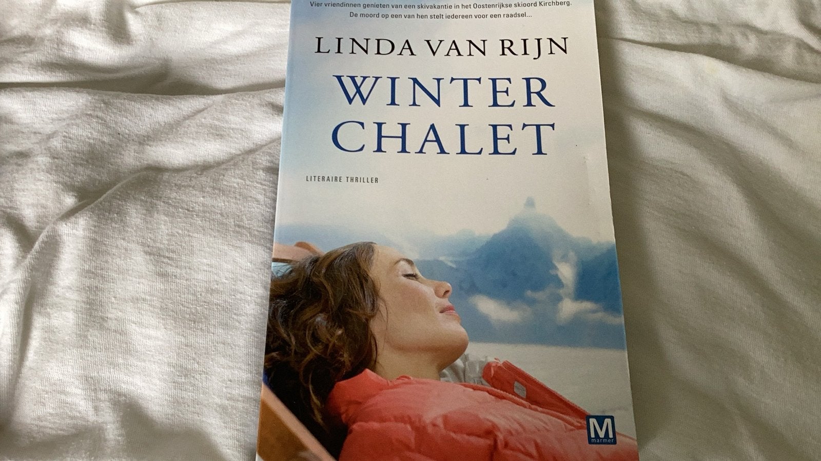 Linda van Rijn - Winter Chalet & Piste Alarm (Omnibus), Ophalen of Verzenden, Zo goed als nieuw, Nederland