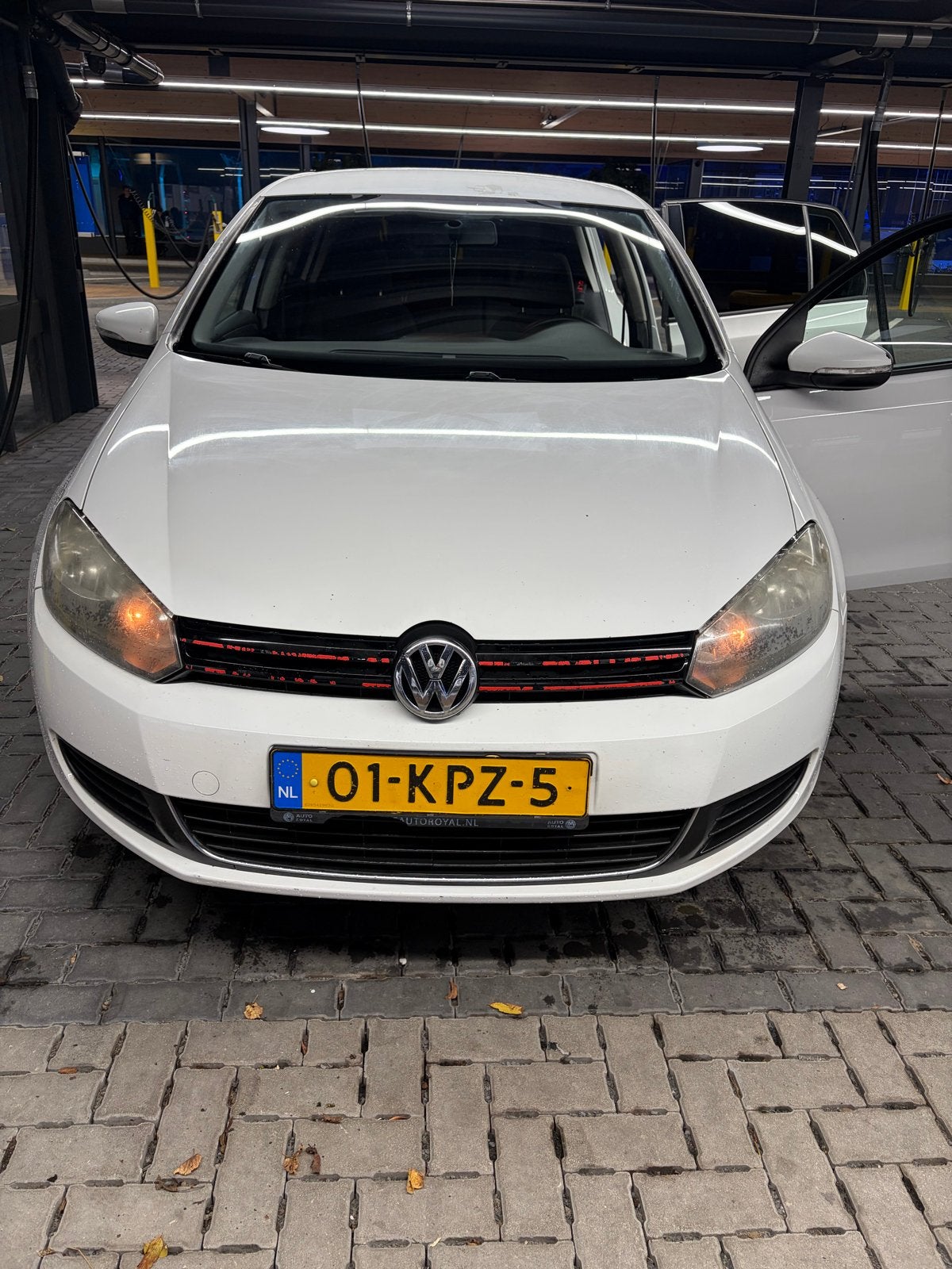 Volkswagen Golf 1.6 TDI Bluemotion 5D 2010 Wit, Auto's, Voorwielaandrijving, 4 cilinders, Wit, Origineel Nederlands