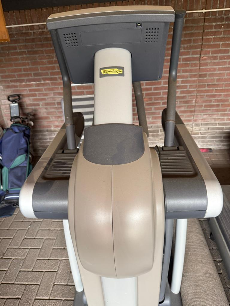 Technogym Crosstrainer - Professionele Fitnessapparatuur, Ophalen, Gebruikt, Armen, Crosstrainer