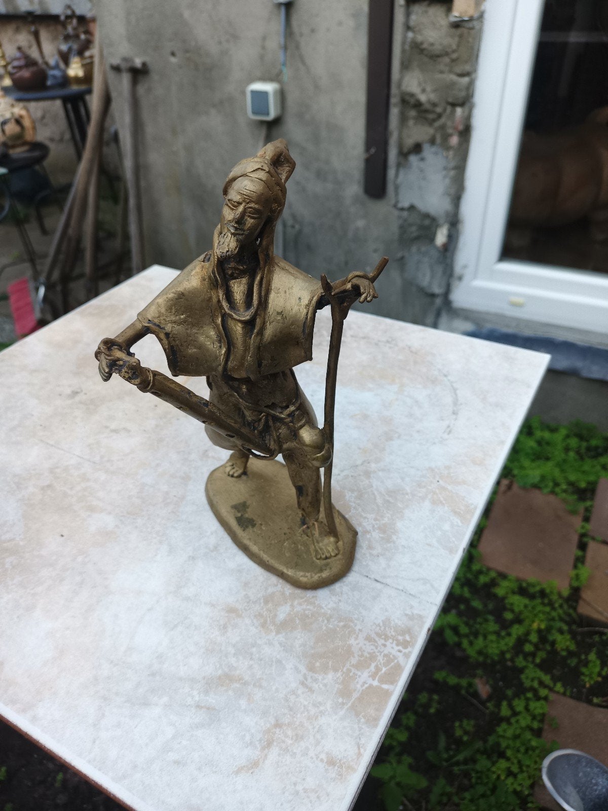 Vintage bronzen beeldje van een man met staf, Ophalen of Verzenden