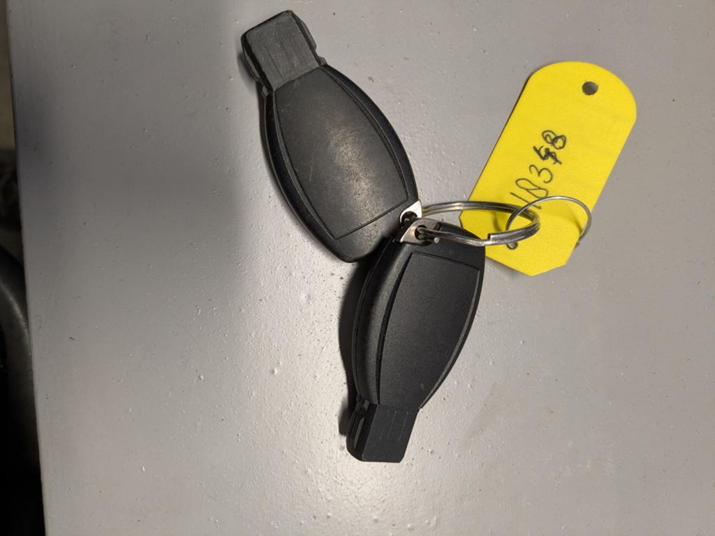 Mercedes Benz autosleutels (2 stuks), Auto-onderdelen, Ophalen of Verzenden, Gebruikt, Mercedes-Benz