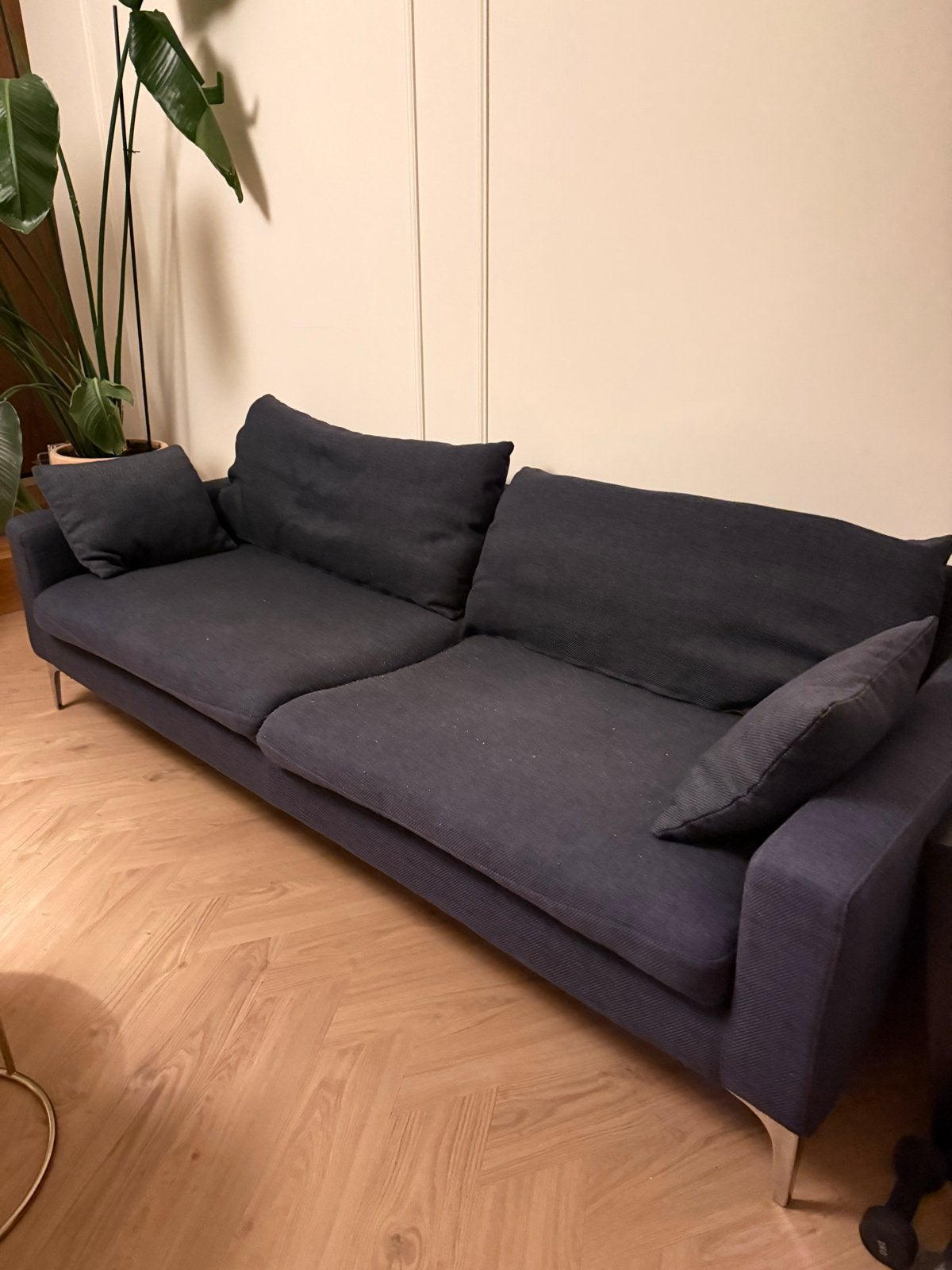 MADE - Comfortabele donkerblauwe driezitsbank, Huis en Inrichting, Ophalen, Gebruikt, Driepersoons, 75 tot 100 cm