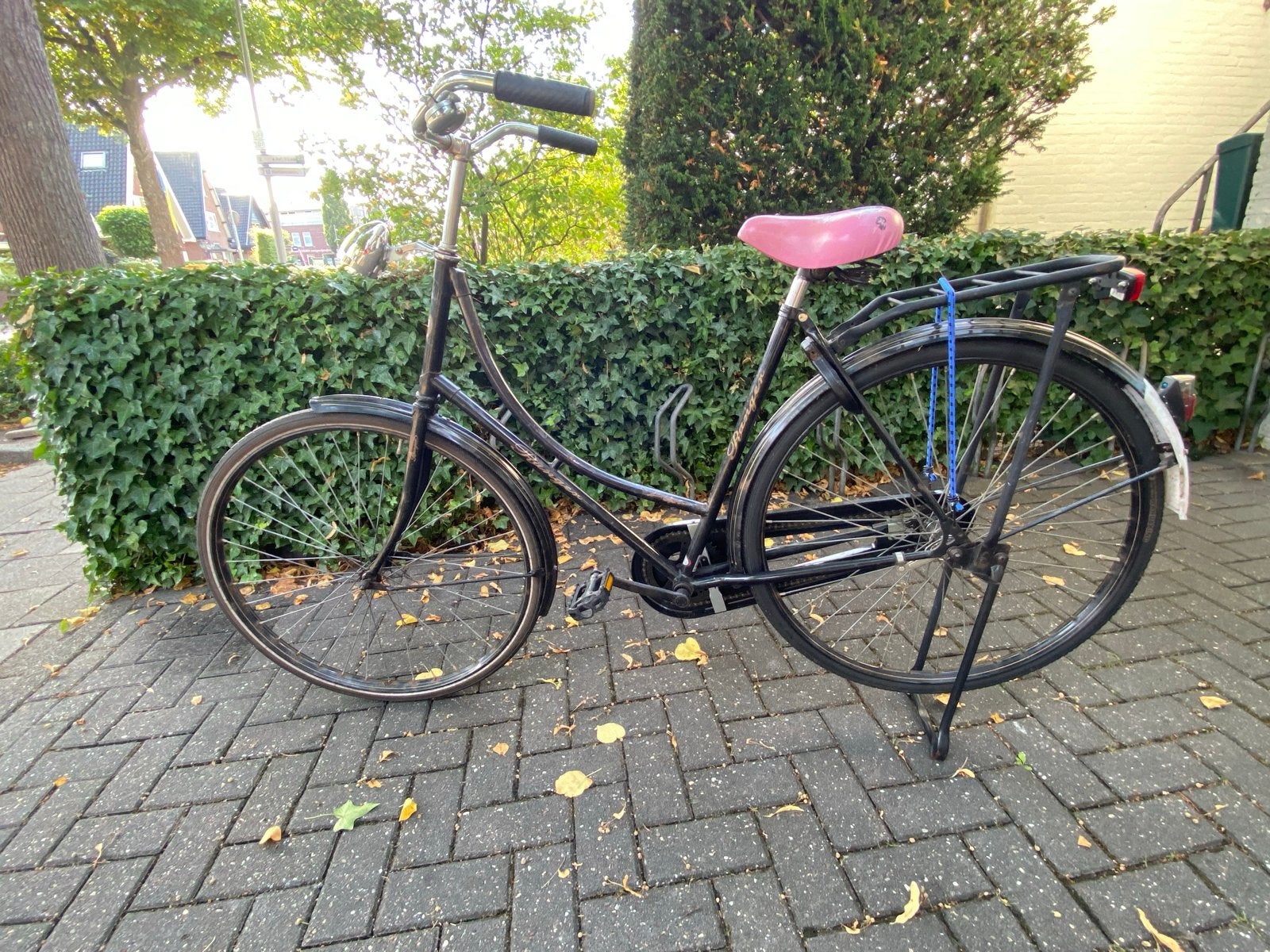 Omafiets 28 inch - Zwart met roze zadel, Terugtraprem, Gebruikt, 50 tot 53 cm, Ophalen