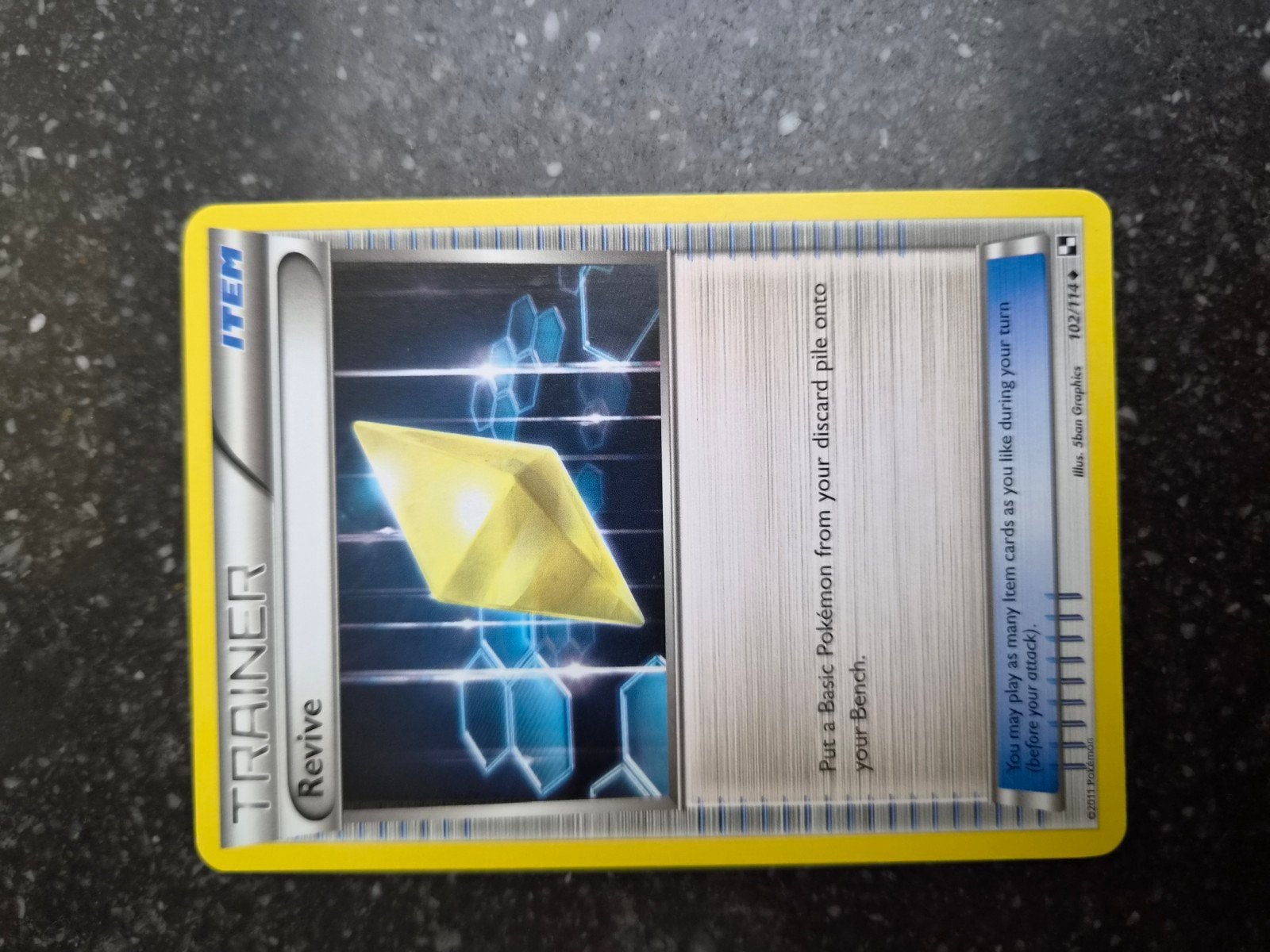 Pokemon kaart Revive Trainer uit 2011 - Uitstekende staat, Ophalen of Verzenden, Zo goed als nieuw, Losse kaart