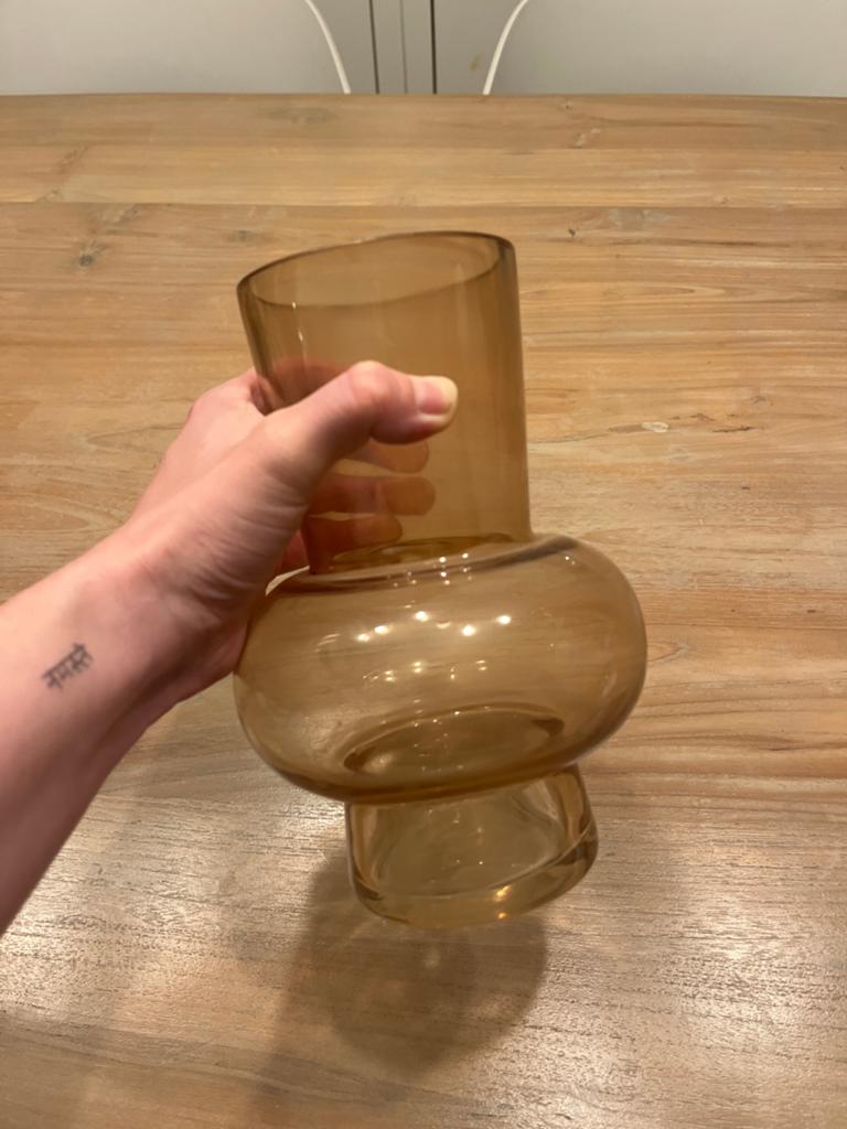 H&M Home Wabi Sabi Vaas - Bruin Glas, Huis en Inrichting, Overige kleuren, Ophalen of Verzenden, Minder dan 50 cm, Glas
