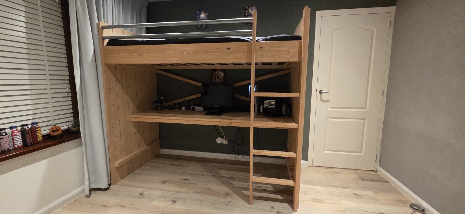 Hoogslaper met bureau - massief hout, Ophalen, Gebruikt, Eenpersoons, 90 cm
