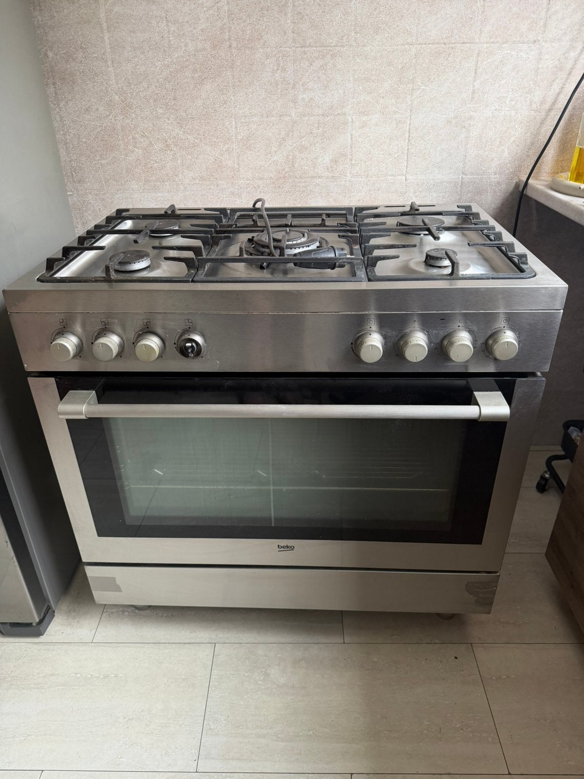Beko gasfornuis 90 cm – goed werkend, Ophalen, 60 cm of meer, Zo goed als nieuw, Gas