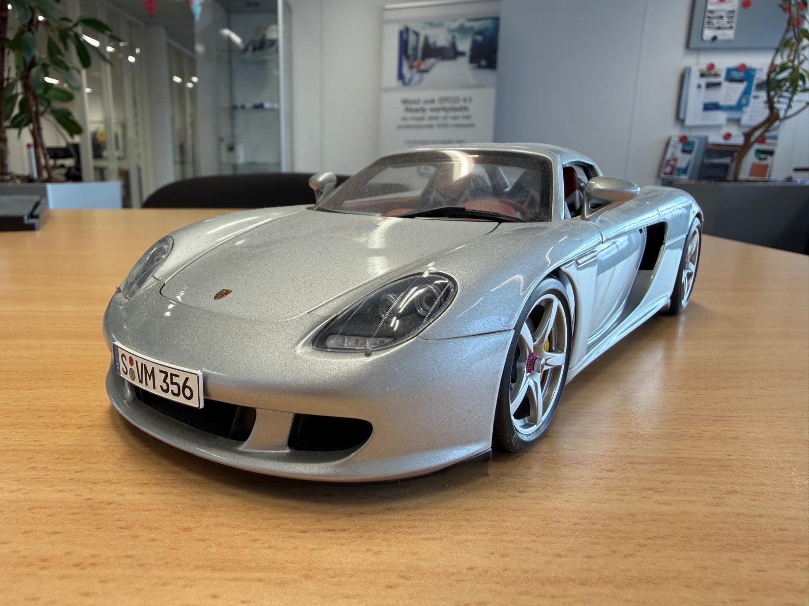 Porsche Carrera GT 1:18 AutoArt Zonder doos, Ophalen of Verzenden, Zo goed als nieuw, Overige typen
