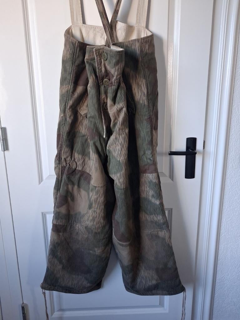 Omkeerbaar camouflage uniform (jas en broek)jas Xl, Verzamelen, Militaria | Algemeen, Kleding of Schoenen, Ophalen of Verzenden