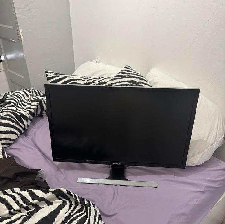 Samsung U28E590D 28 inch 4K Monitor, Ophalen, Kantelbaar, Ultra HD (4K), 60 Hz of minder