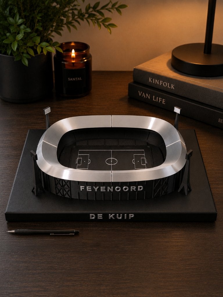 Feyenoord De Kuip maquette op houten sokkel, Verzamelen, Sportartikelen en Voetbal, Ophalen, Nieuw, Feyenoord, Overige typen