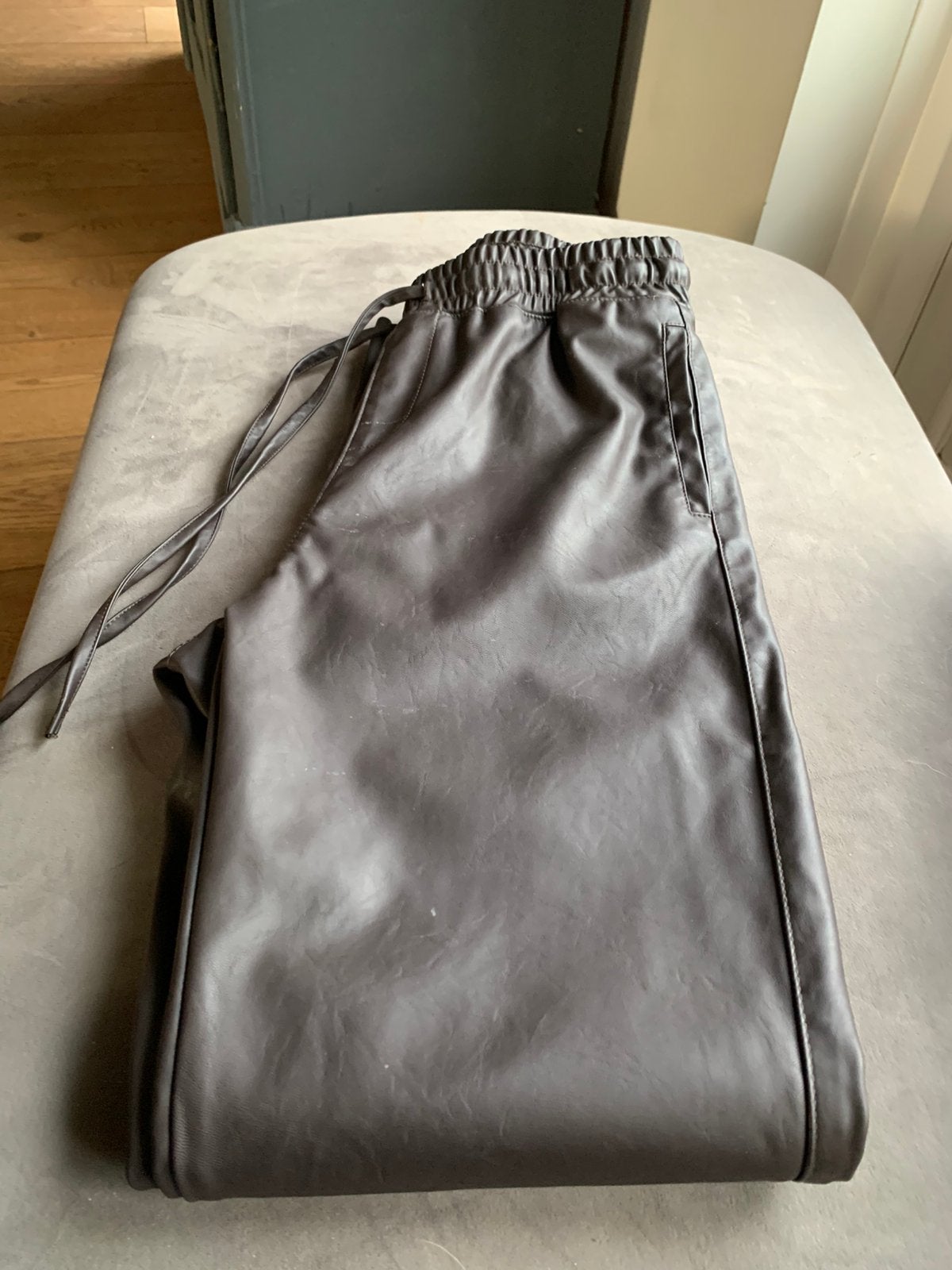 Knit-ted broek Colette faux leather maat M chocolade bruin, Kleding | Dames, Broeken en Pantalons, Maat 38/40 (M), Bruin, Ophalen of Verzenden