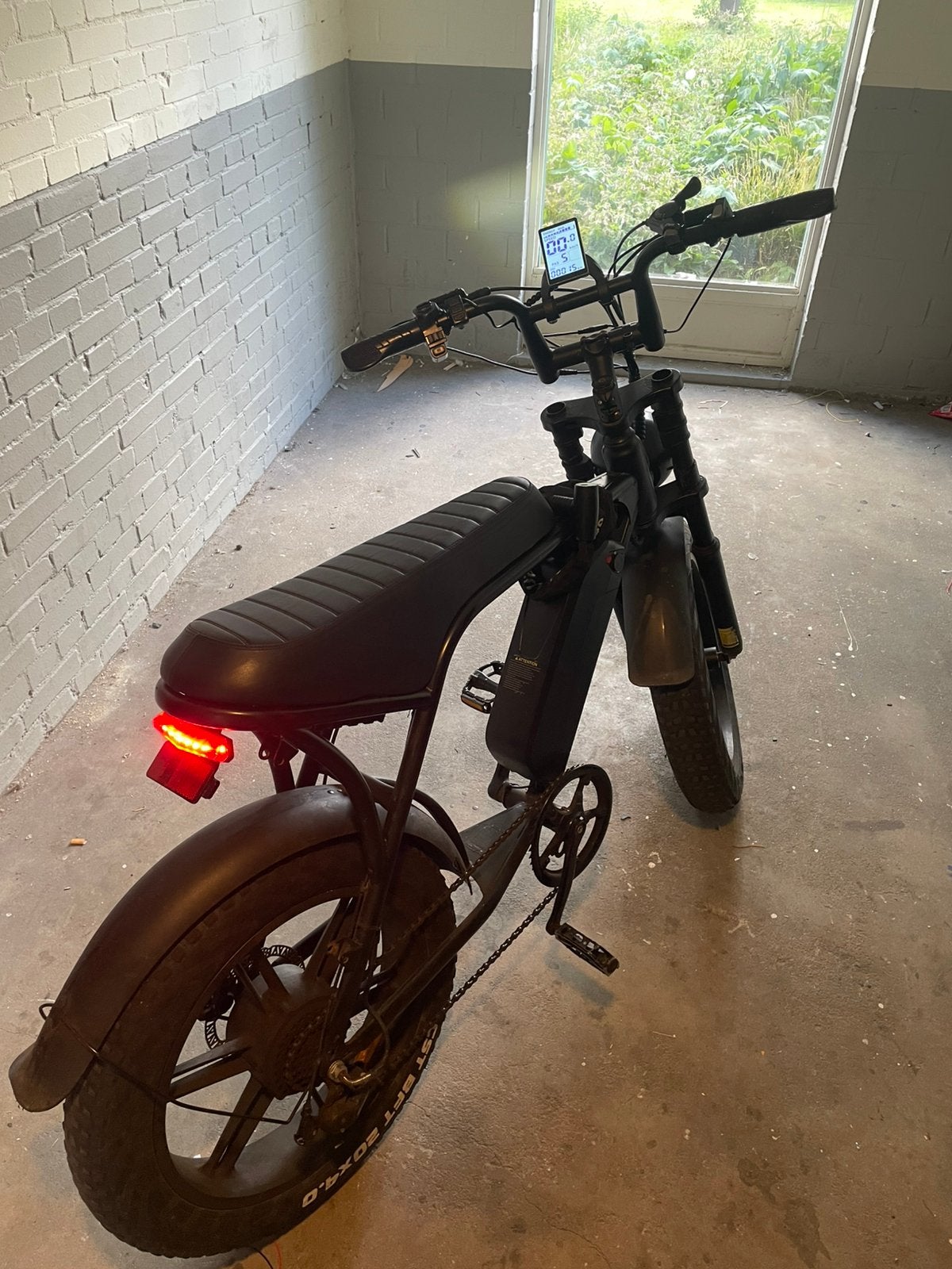 Ouxi v8, Fietsen en Brommers, Gebruikt, 59 cm of meer, 50 km per accu of meer, Ophalen
