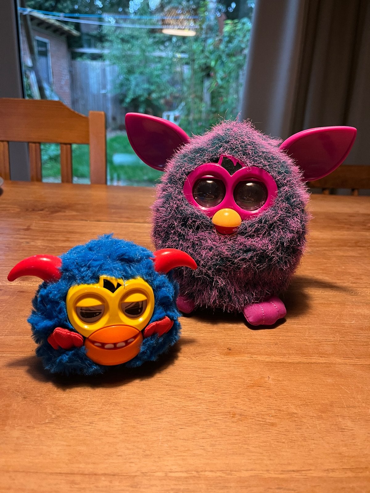 Twee gezellige Furby's die goed kunnen kletsen, Ophalen, Gebruikt, Jongen of Meisje