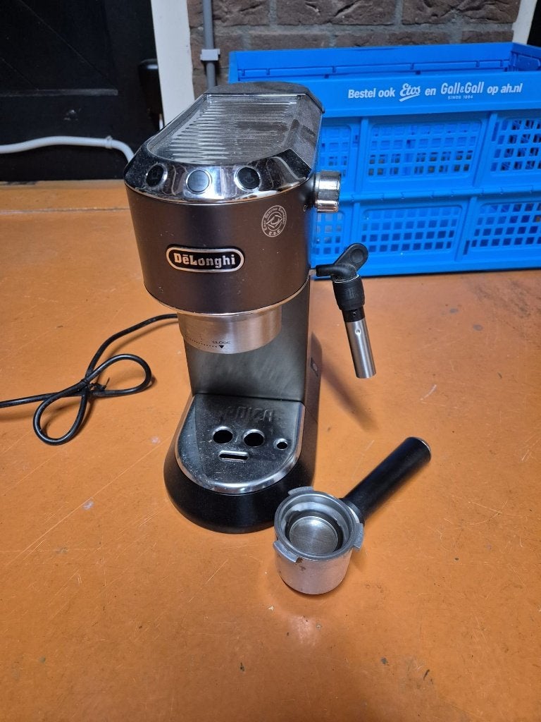 De’Longhi Dedica Style EC 685.BK Zwart, Koffiemachine, Gemalen koffie, Zo goed als nieuw, Ophalen