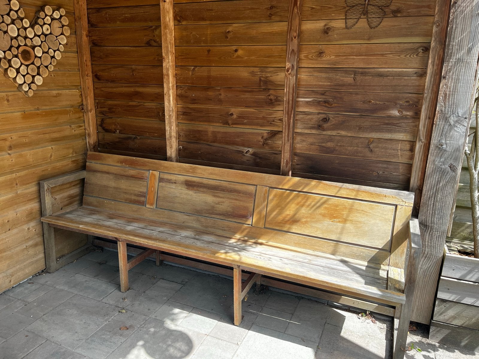 Gratis af te halen: Kerkbank van 242 cm, altijd droog gestaa, Huis en Inrichting, Gebruikt, Bruin, Ophalen of Verzenden, Eén