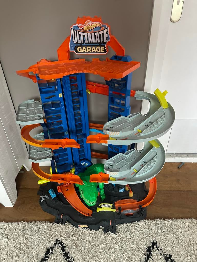 Hot Wheels Ultimate Garage Dino - Volledig Werkend, Ophalen, Gebruikt