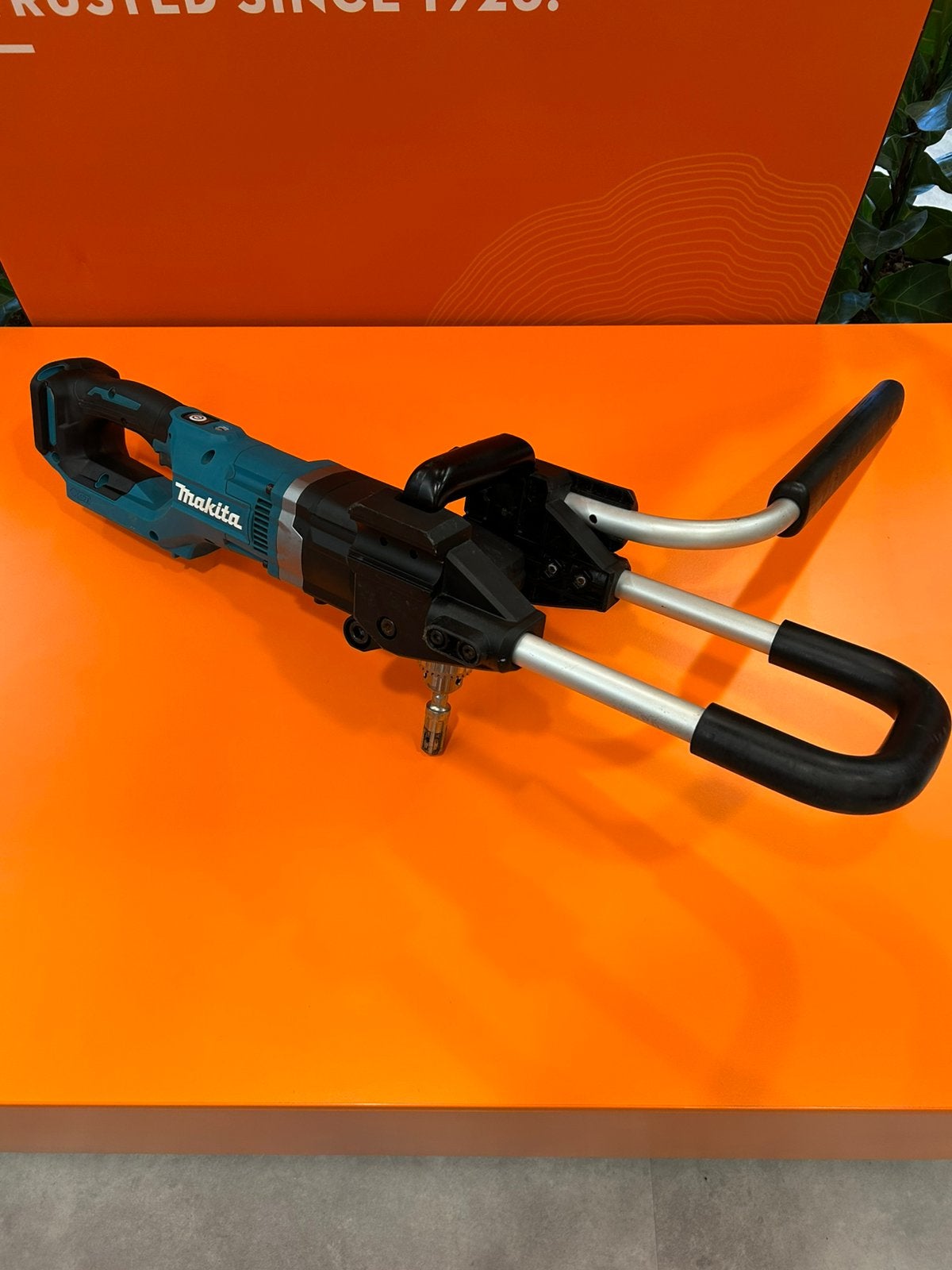 Makita accu Grondboor DG001G 40V, Tuin en Terras, Ophalen of Verzenden, Zo goed als nieuw, Grondboor