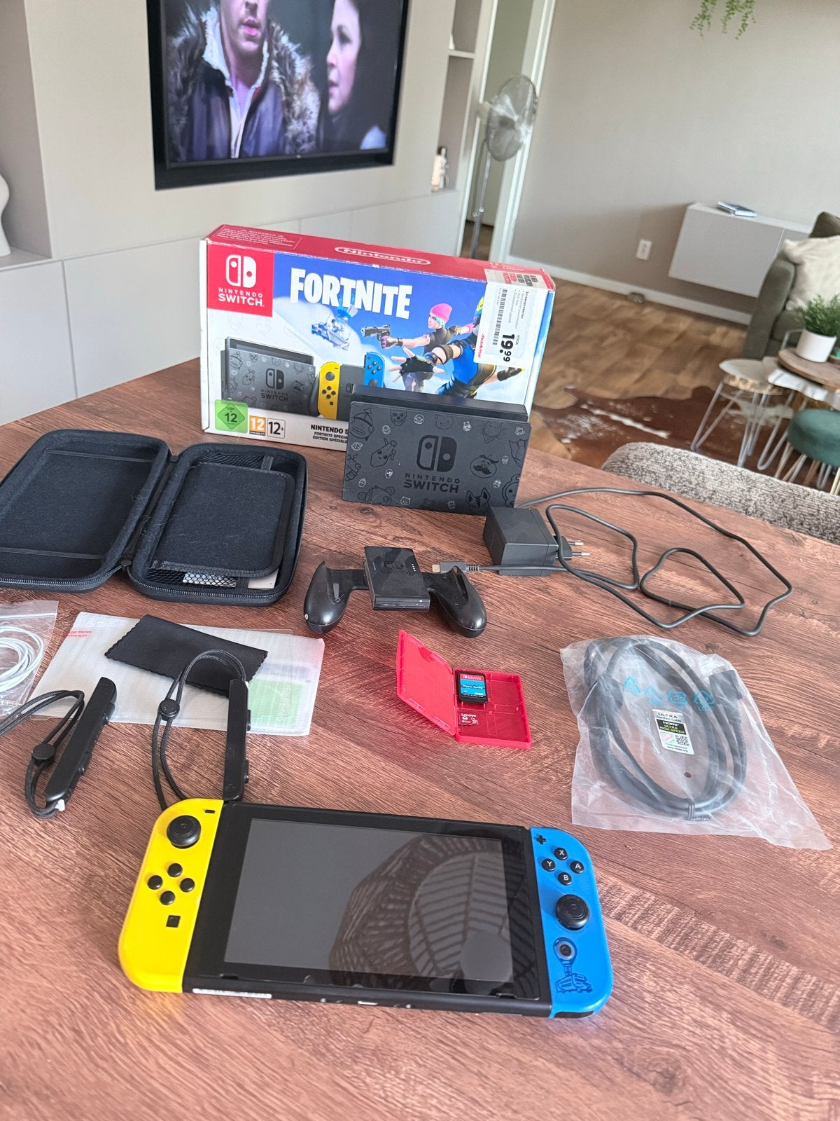 Nintendo Switch + Fitness Boxing + 2TB SD + nieuwe screenpro, Ophalen, Met 2 controllers, Switch Original, Gebruikt