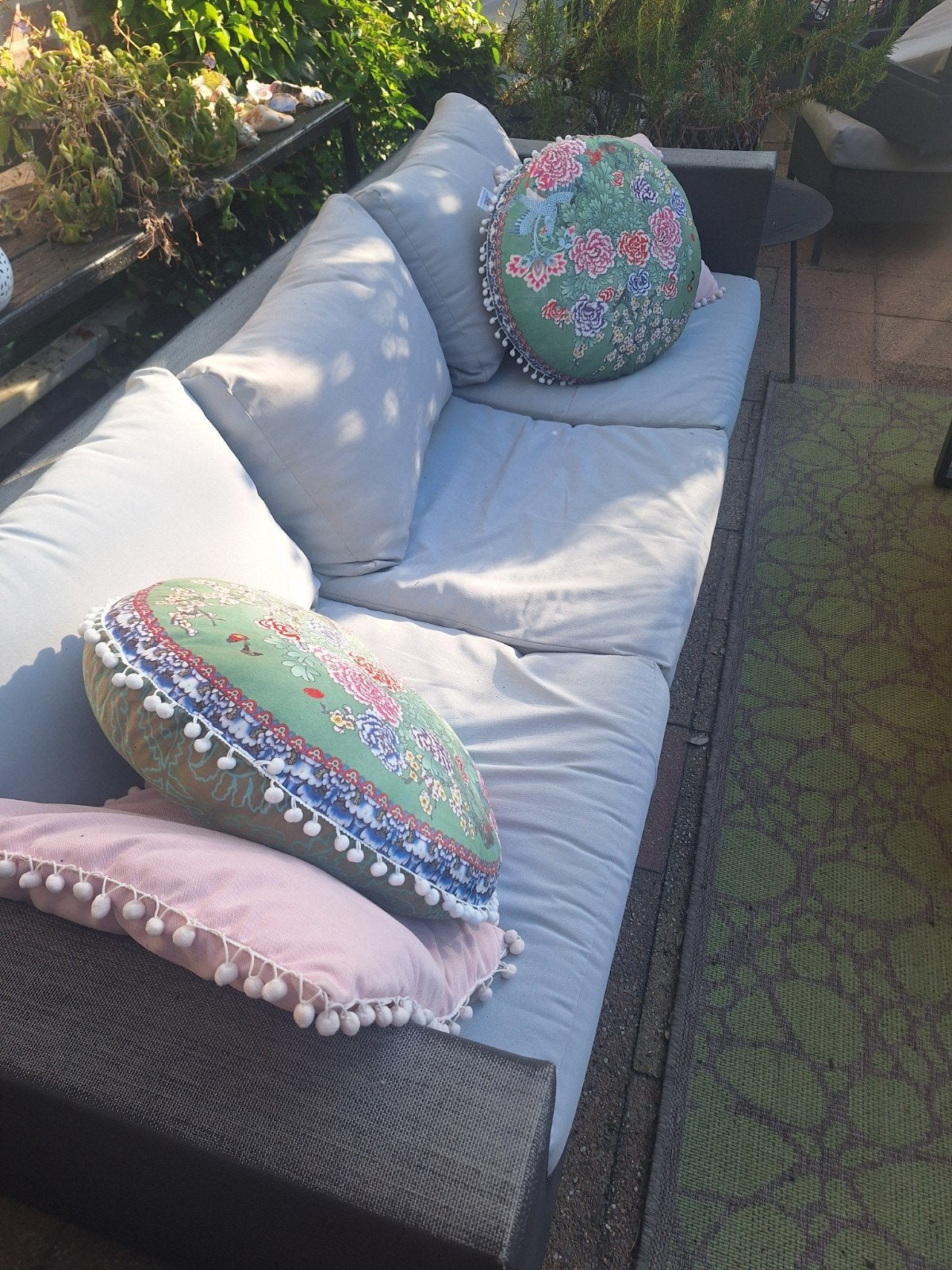 Intratuin Loungeset: Bank, 2 Fauteuils en Tafel, Ophalen, 5 zitplaatsen, Kunststof, Gebruikt