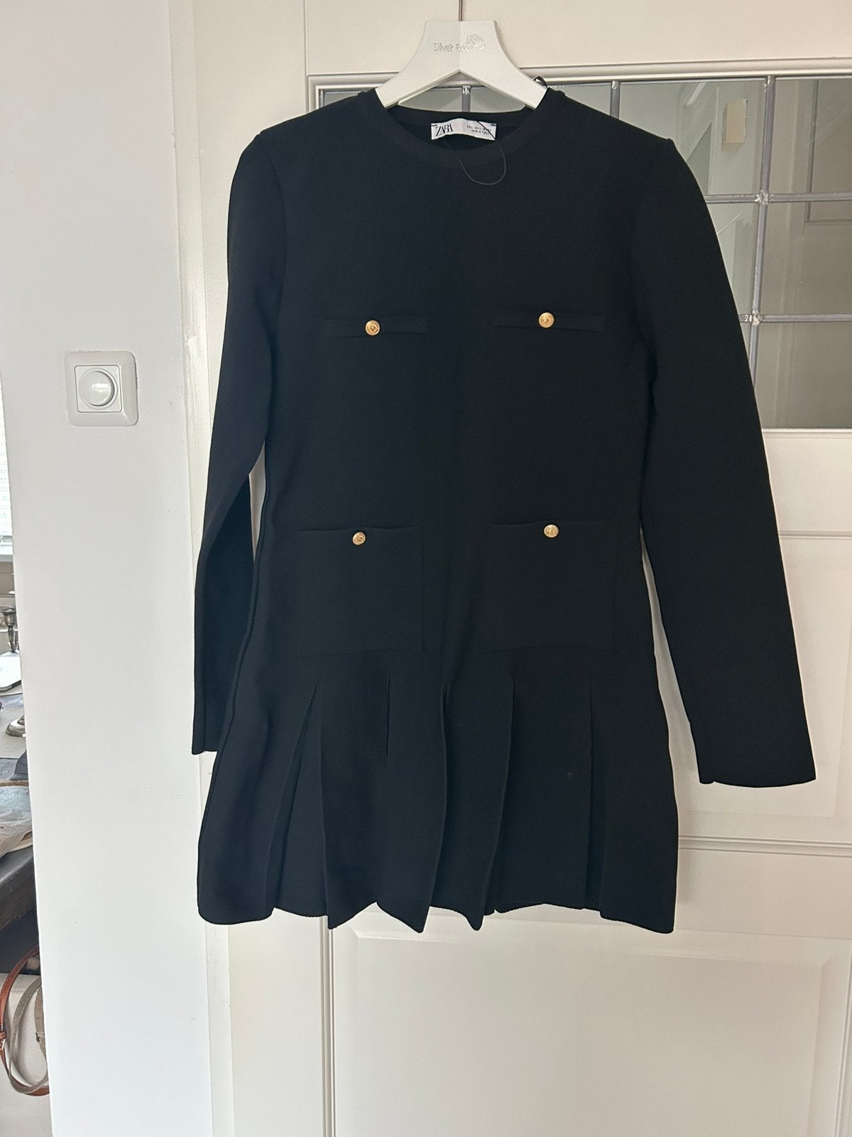 Korte jurk dikke stof van Zara maat L nieuw!, Maat 38/40 (M), Zwart, Ophalen of Verzenden, Zo goed als nieuw