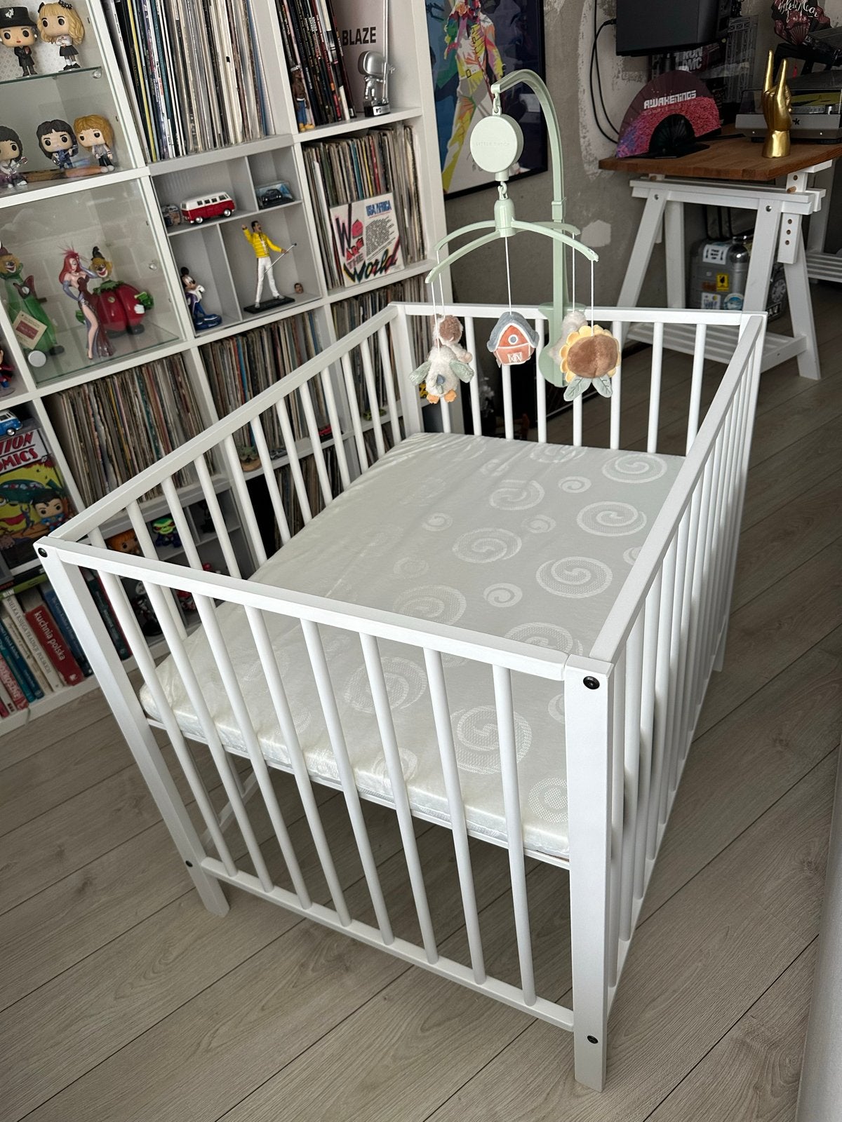 Wit baby box met matras en Little Dutch mobiel, Ophalen, 70 tot 85 cm, 140 tot 160 cm, Zo goed als nieuw