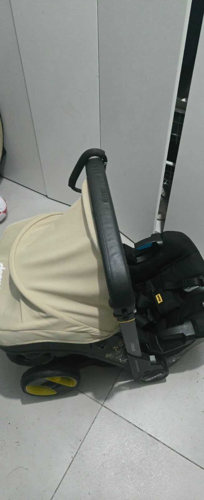Doona autostoel en kinderwagen in één, Overige merken, Duowagen, Ophalen of Verzenden, Zo goed als nieuw