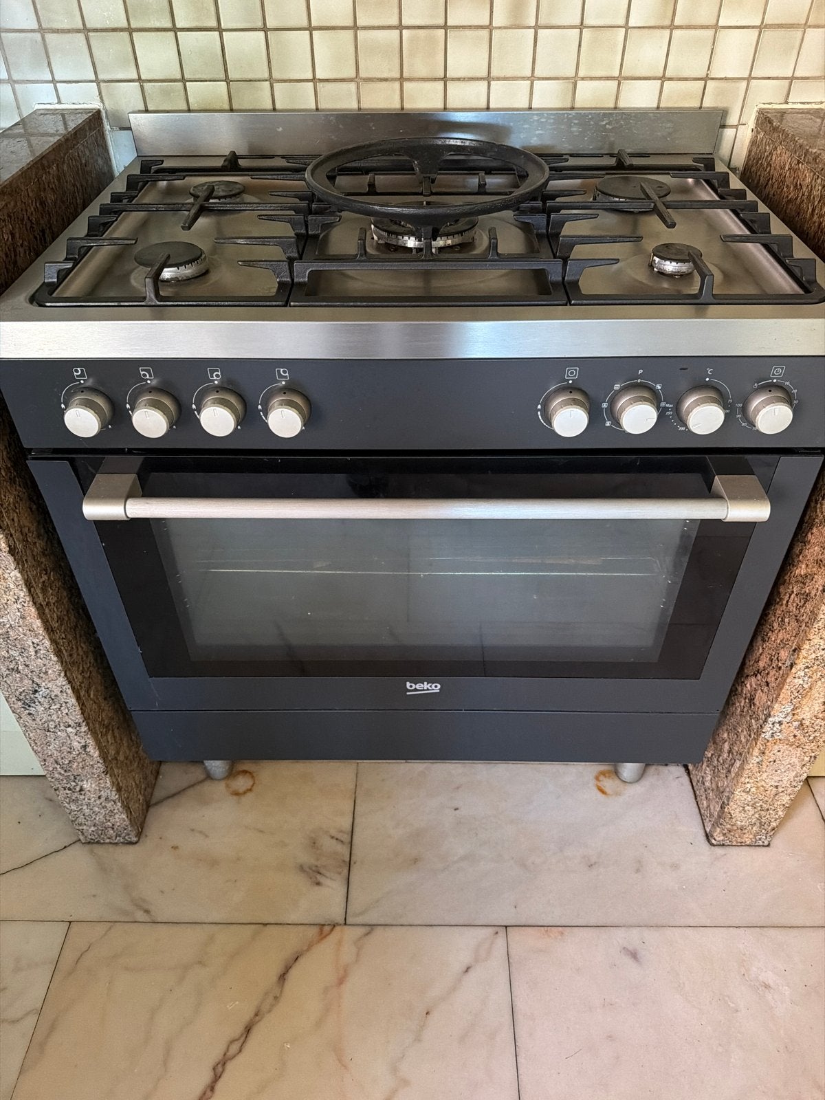 Beko Fornuis met Gas Kookplaat en Oven, Ophalen, Gebruikt, 60 cm of meer, 4 kookzones