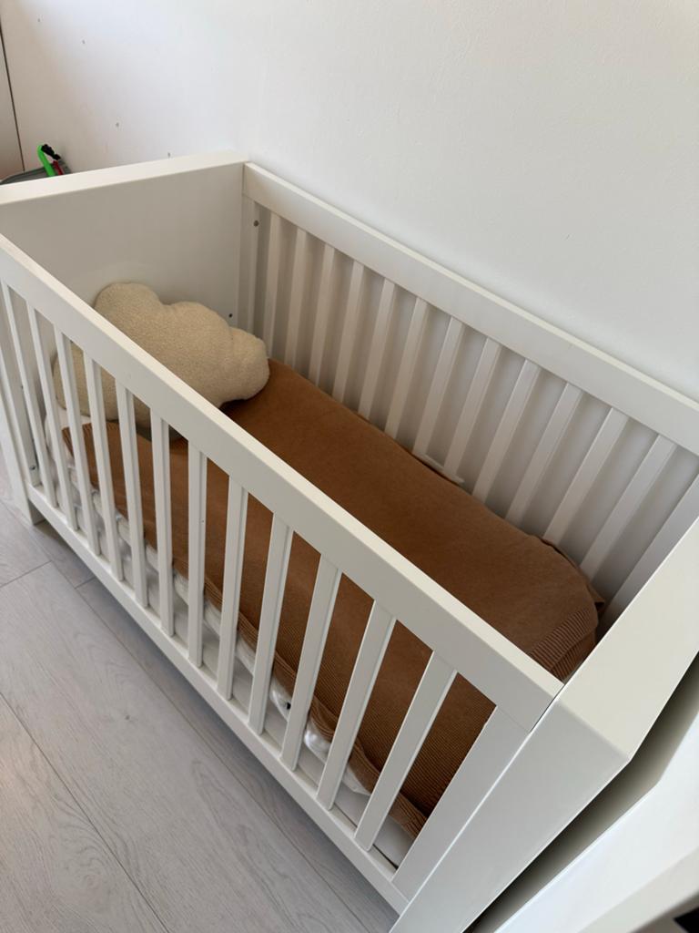 Kidsmill Alaska Hoogglans Wit Ledikant, Huis en Inrichting, Slaapkamer | Bedden, Ophalen, Wit, 190 cm of minder, Zo goed als nieuw