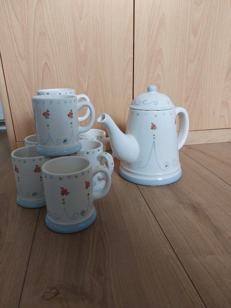 Theeservies Douwe Egberts, Huis en Inrichting, Overige merken, Ophalen of Verzenden, Zo goed als nieuw, Porselein