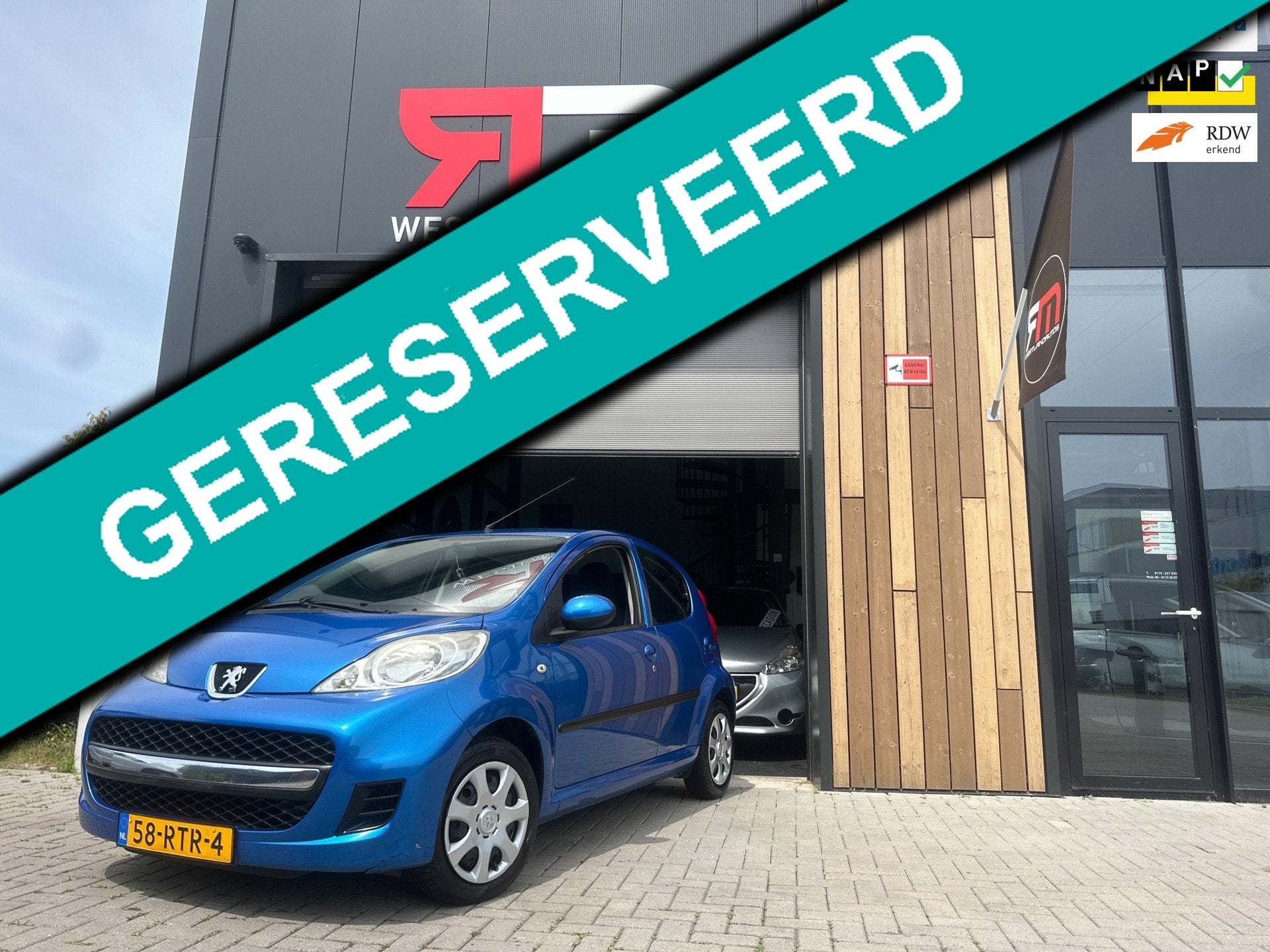 Peugeot 107 1.0-12V XS / airco /APPLE-CARPLAY/ Navi/ NW- APK, Auto's, Voorwielaandrijving, Stof, Zwart, 68 pk