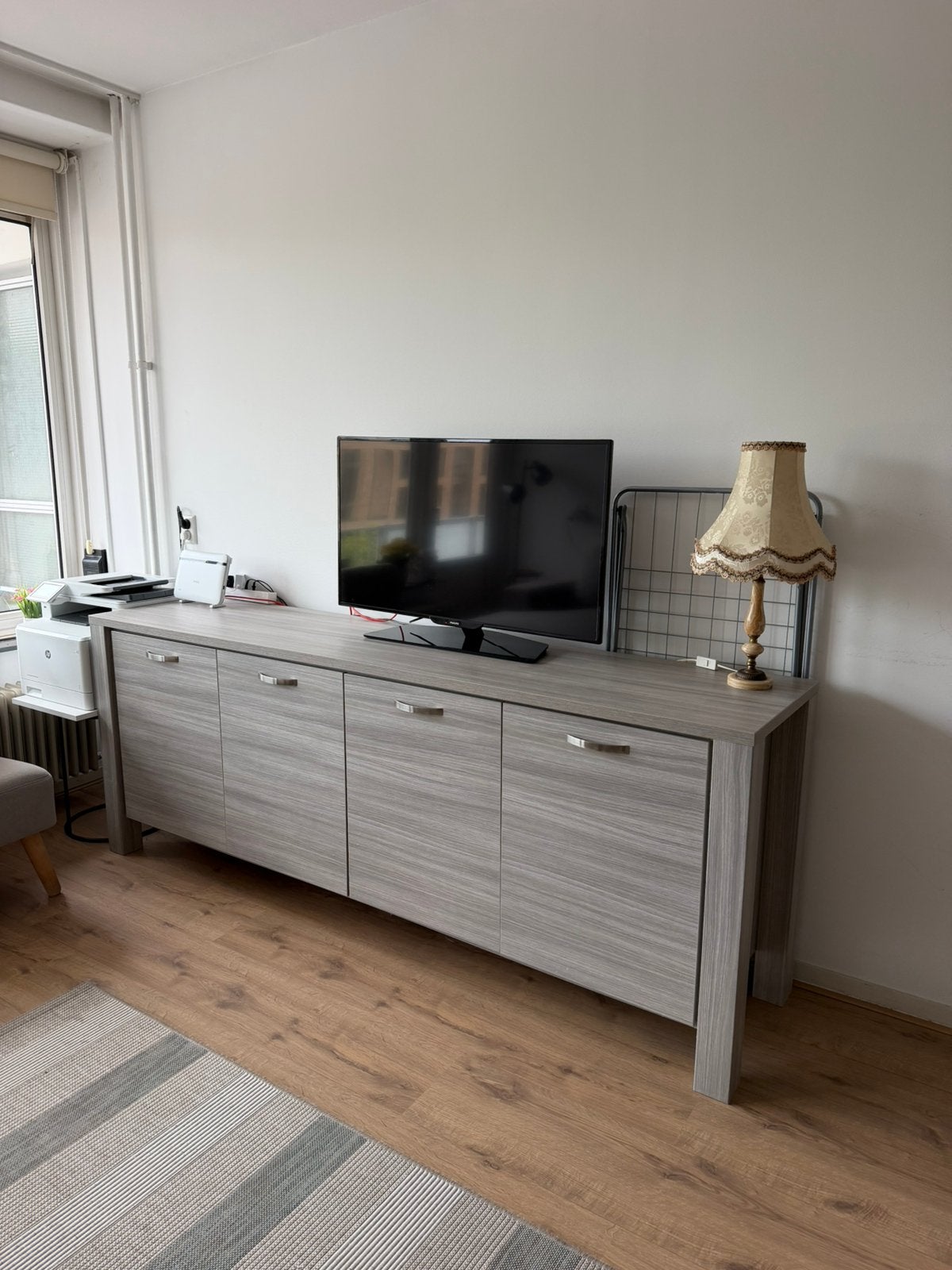 Ruim dressoir + gratis Philips 40 inch tv, Ophalen, Gebruikt, 150 tot 200 cm, Eikenhout
