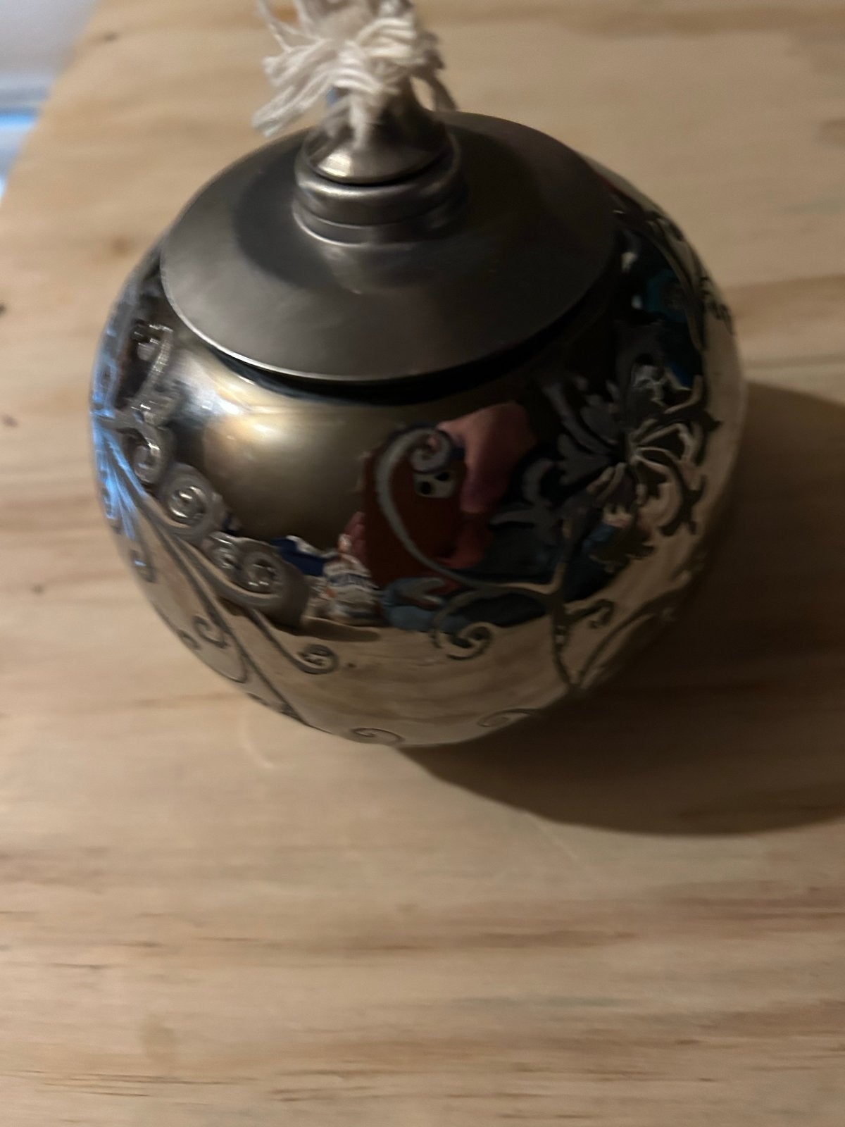 Decoratieve olielamp met sierlijk patroon, Ophalen