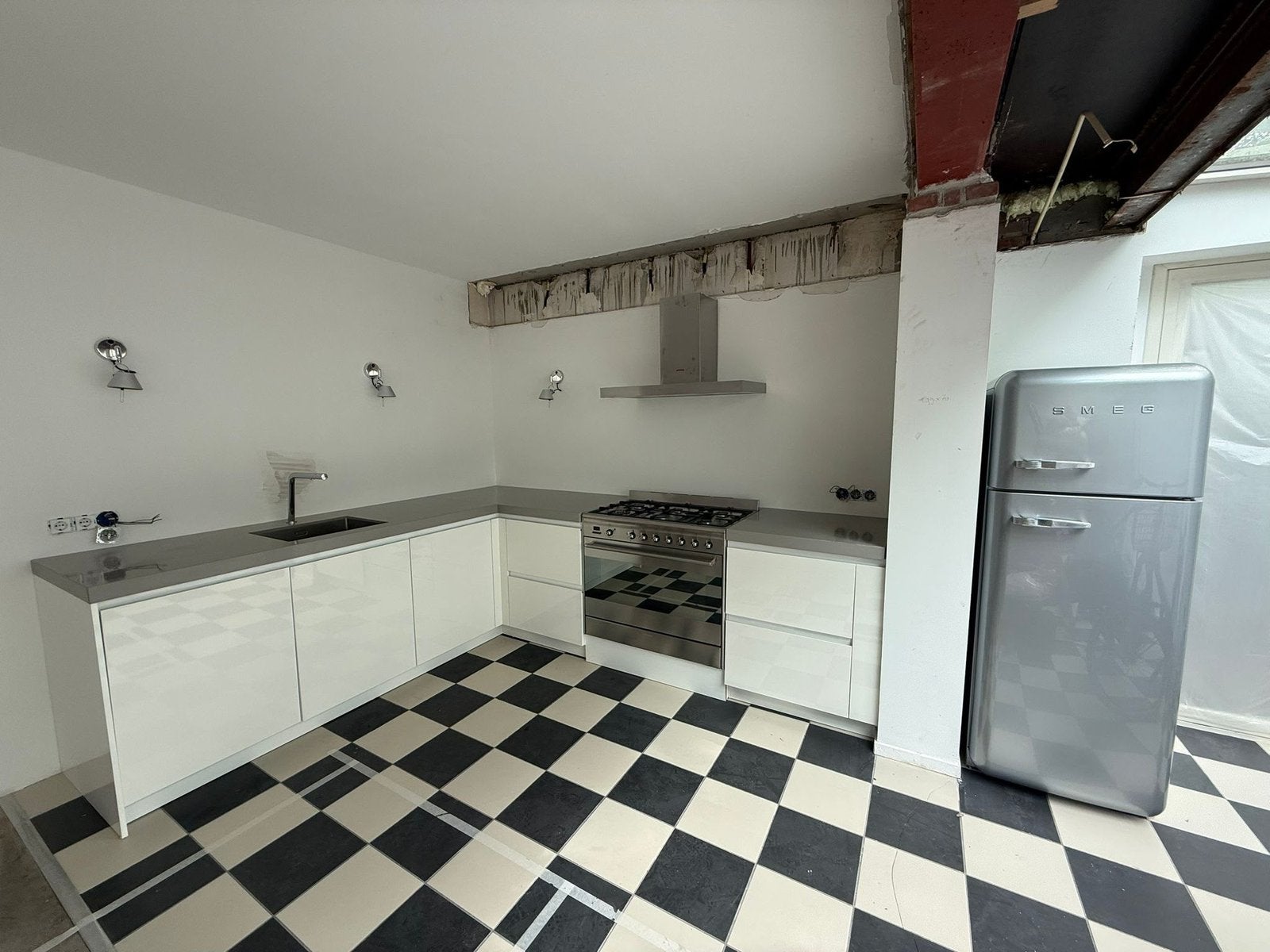 Complete keuken | Hoogglans wit | Inclusief apparatuur, Ophalen, Gebruikt, Overige materialen, Wit