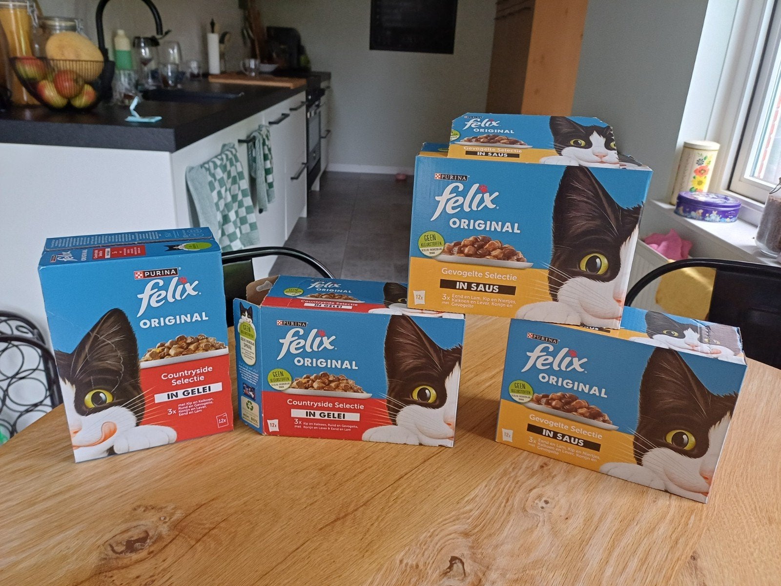 kattenvoer natvoer Felix, Ophalen, Kat