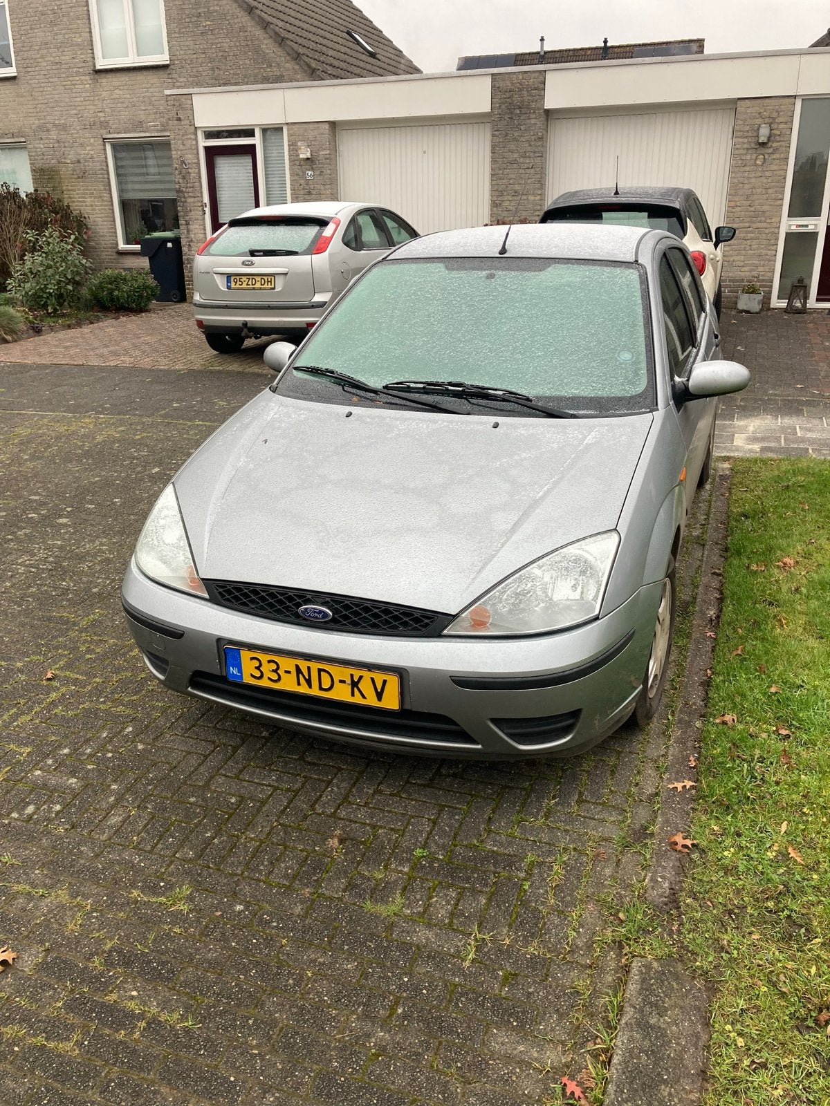 Ford Focus 1.6 I Trend 5D 2003 Grijs, Auto's, 1596 cc, 15 km/l, 100 pk, Origineel Nederlands
