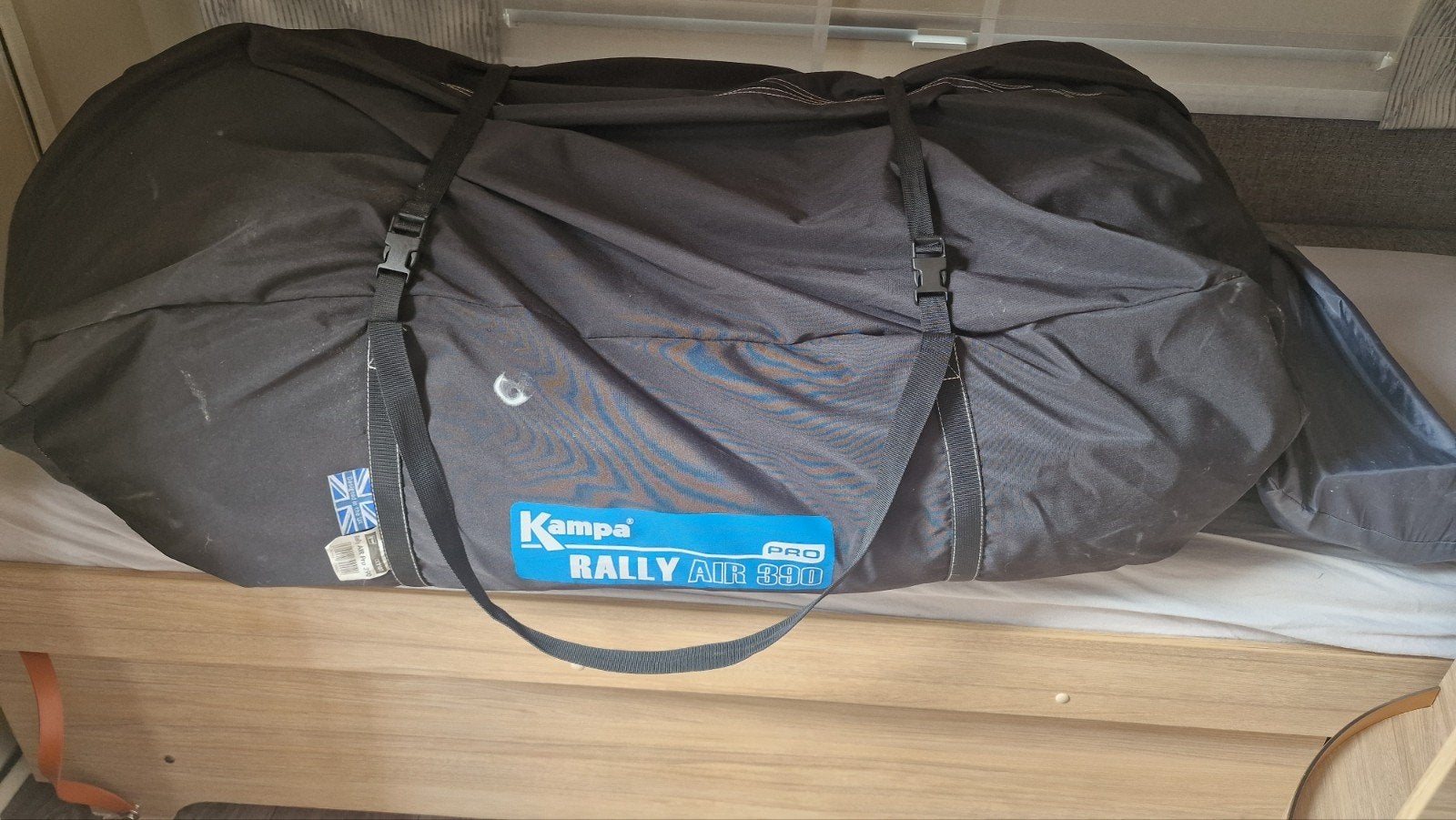 Kampa Rally Air Pro 390 voortent met pomp, Caravans en Kamperen, Ophalen, Zo goed als nieuw, Polyester, Overige merken