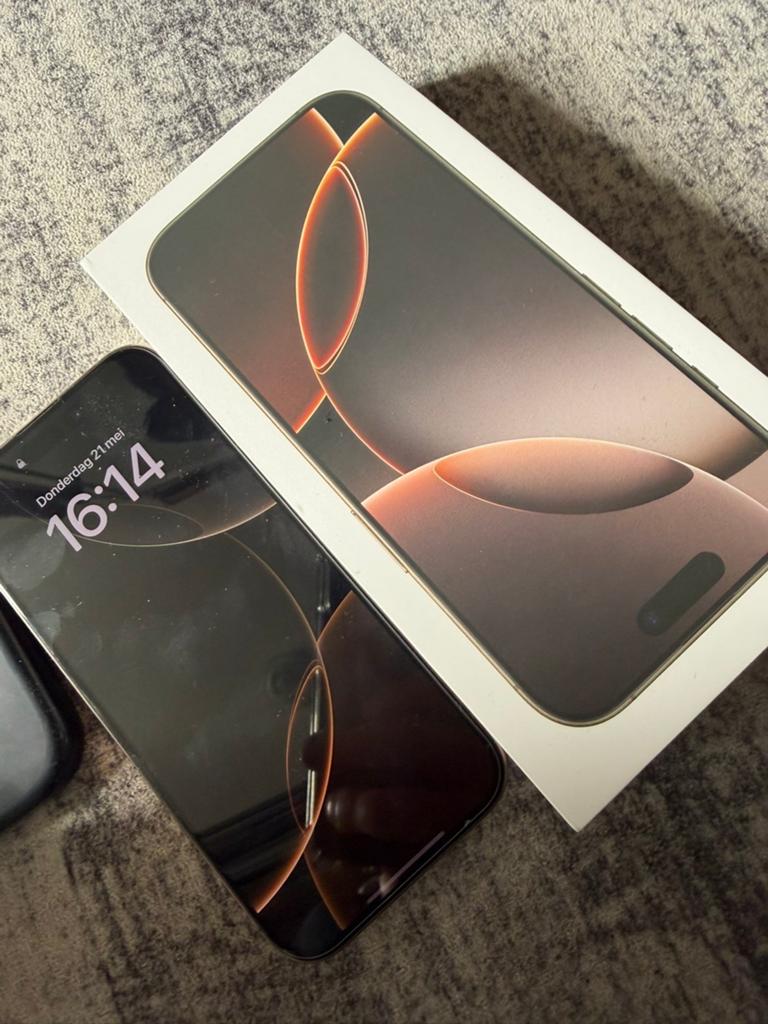 iPhone 16 Pro Dessert Titanium 128GB, Telecommunicatie, Mobiele telefoons | Apple iPhone, IPhone 16 Pro, 128 GB, Nieuw, Ophalen of Verzenden