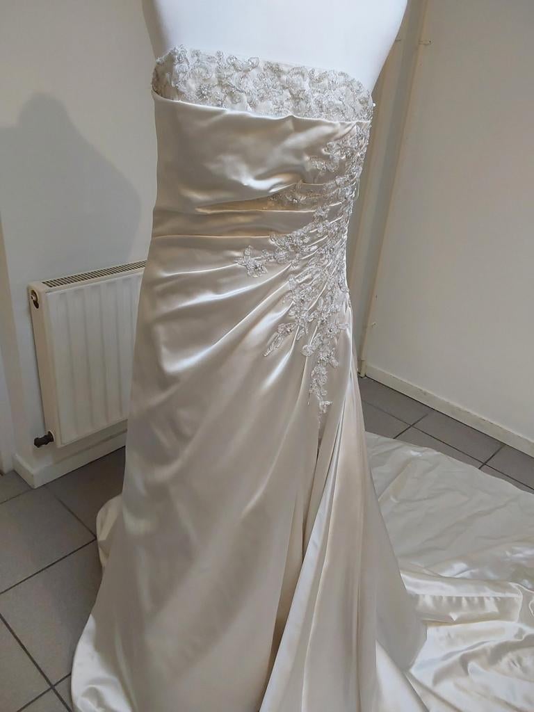 Prachtige ivory trouwjurk van Opulence maat 40, Opulence, Ophalen of Verzenden, Zo goed als nieuw, Trouwjurk