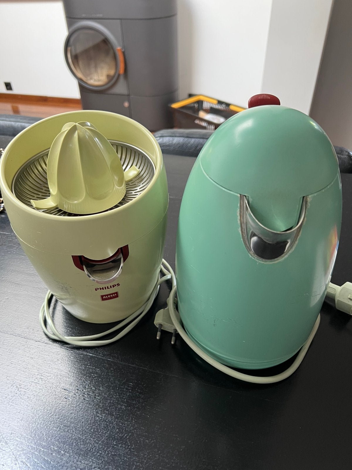 Alessi citruspers en waterkoker in 1koop €40,00, Ophalen, Zo goed als nieuw, Overige materialen
