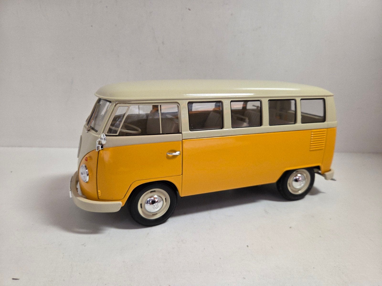 Welly Volkswagen T1 Microbus 1:18, ., Ophalen of Verzenden, Zo goed als nieuw, .